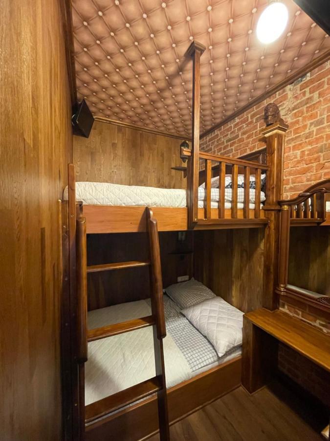 Dworek Oliwski Bed & Breakfast Gdansk Exterior photo